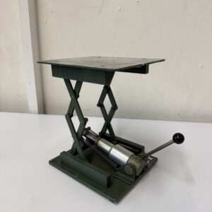 Hydraulischer Laborboy / Labortischheber – Tragkraft 25 kg